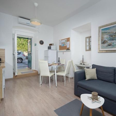 Naval Apartment غييكا المظهر الخارجي الصورة
