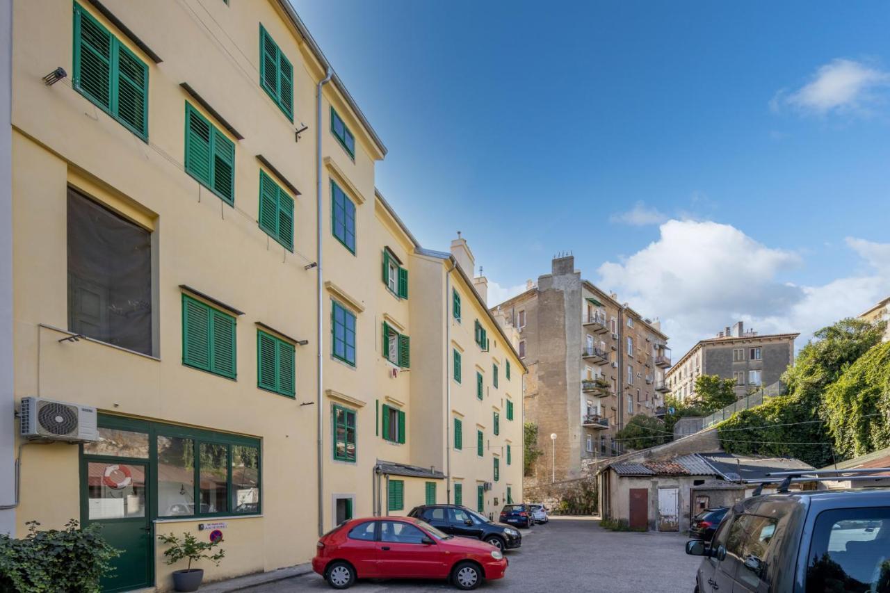 Naval Apartment غييكا المظهر الخارجي الصورة