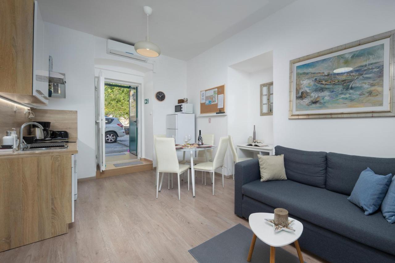 Naval Apartment غييكا المظهر الخارجي الصورة